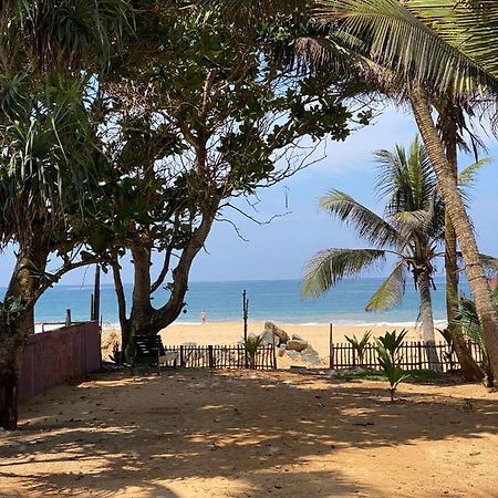Pala Beach Villa Hikkaduwa Exterior photo